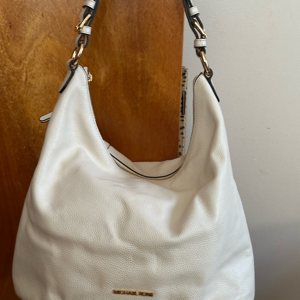 Michael Kors Lupita Large Shoulder Bag in Cream